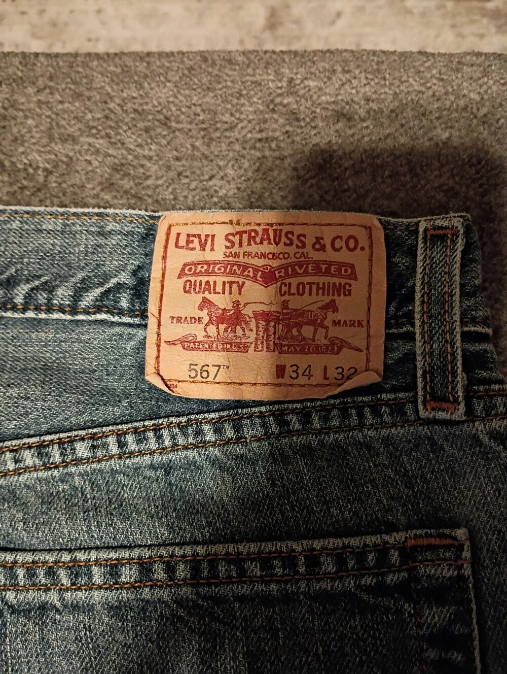Levi's Men's 567 Loose Bootcut Jeans Size 34x32 With Button Fly